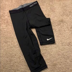 Nike pro dri fit crop leggings